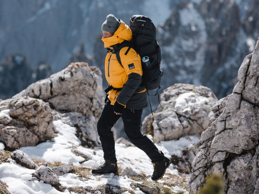 Scarponi da montagna durante l’utilizzo in vetta
