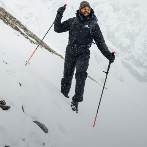 Foto copertina di Joshua Adeyemi